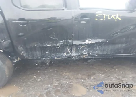 2022 Nissan Frontier Sv 4X4 z USA, uszkodzony, nr VIN 1N6ED1EK5NN605522